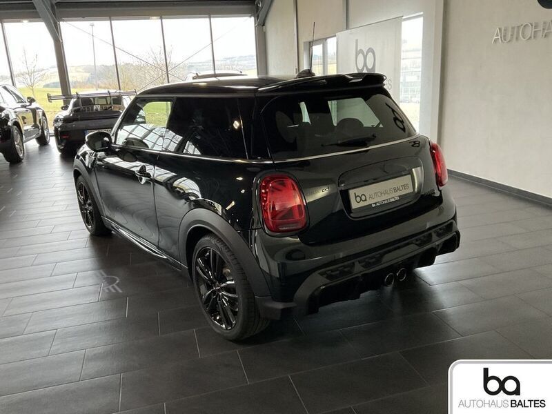 Gebraucht Mini John Cooper Works 178 PS (130 kW) 2024 Midnight black ii met. Kleinwagen