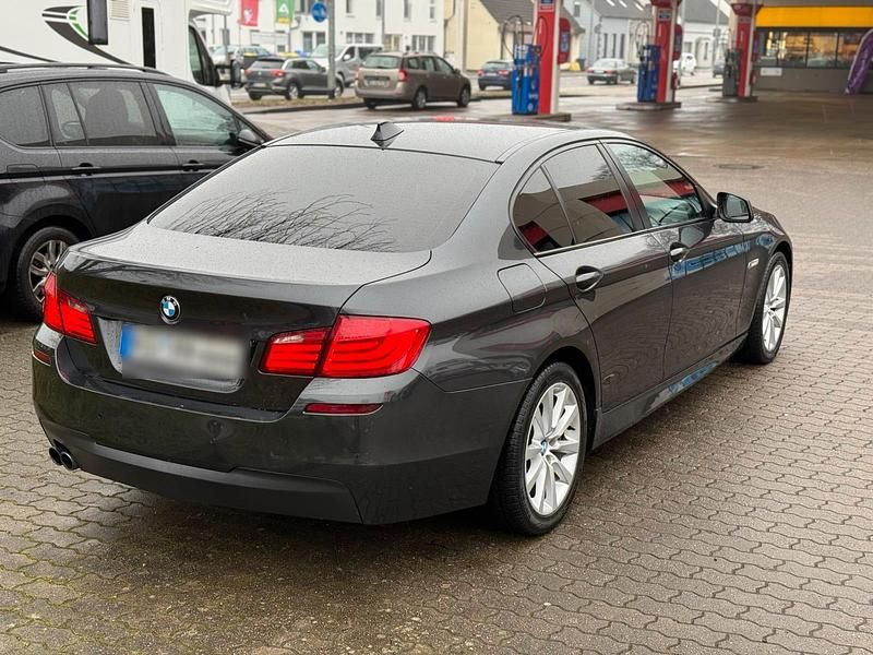 Gebraucht BMW 525 M Sport 204 PS (150 kW) 2011 Grau Limousine