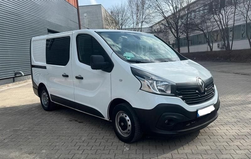 Gebraucht Renault Trafic 2015 Weiß Van / Kleinbus