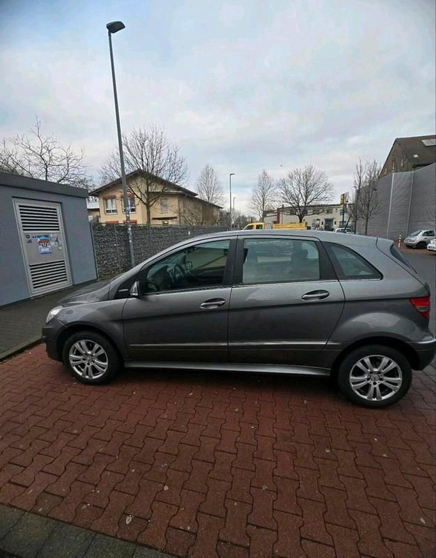 Gebraucht Mercedes 170 115 PS (84 kW) 2010 Van / Kleinbus