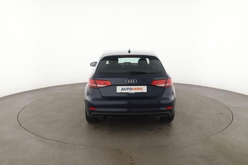 Gebraucht Audi A3 2018 Blau Limousine
