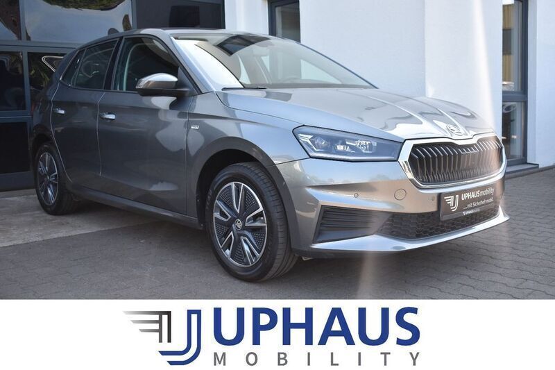 Grau Gebraucht 2024 Skoda Fabia Tour Limousine | 19.790 € (Guter Preis) - Bild 1/4
