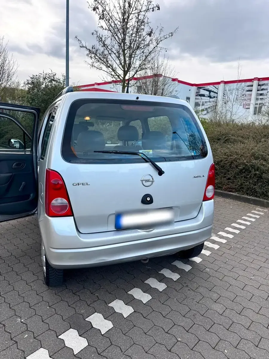 Gebraucht Opel Agila 58 PS (42 kW) 2002 Silber Van / Kleinbus