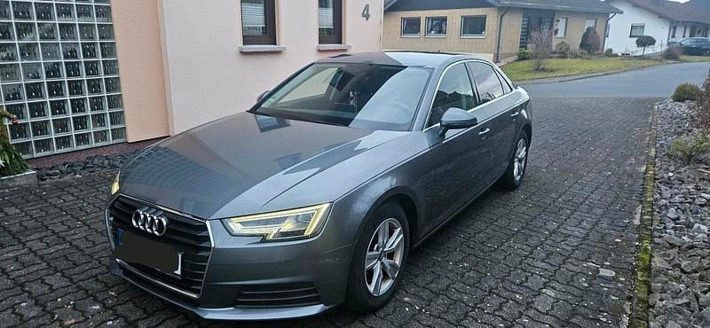 Gebraucht Audi A4 150 PS (110 kW) 2016 Grau Limousine