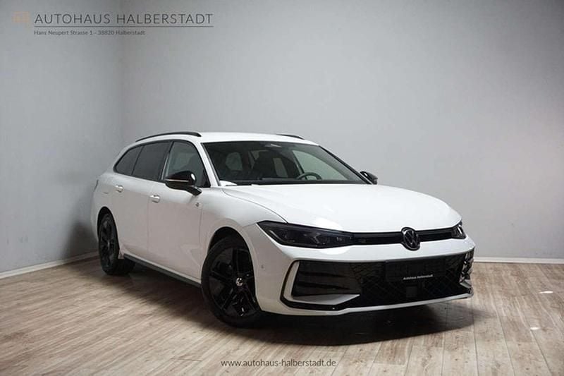 Gebraucht VW Passat R-line 193 PS (141 kW) 2024 Weiß Kombi