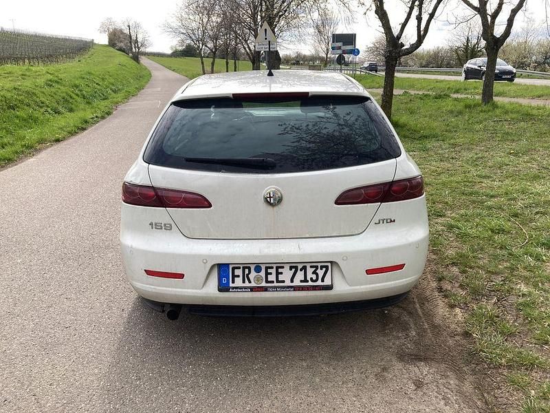 Gebraucht Alfa Romeo 159 170 PS (125 kW) 2010 Weiß Kombi