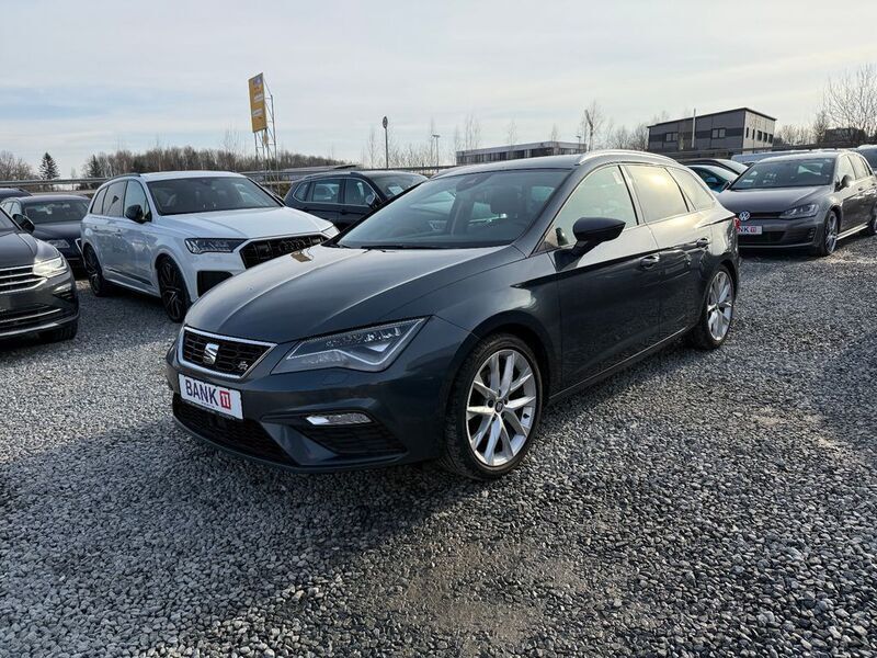 Grau Gebraucht 2020 Seat Leon ST FR Kombi | 12.790 € - Bild 1/4
