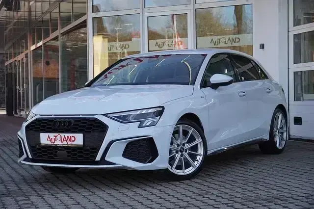 Gebraucht Audi A3 Ambiente 150 PS (110 kW) 2021 Gletscherweß metallic Limousine