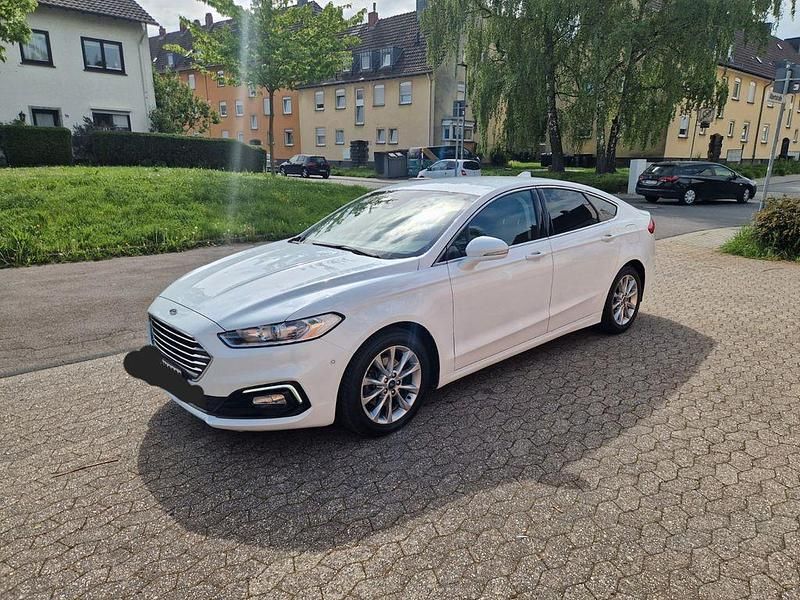 Weiß Gebraucht 2020 Ford Mondeo Vignale Limousine | 11.999 € (Fairer Preis) - Bild 1/4
