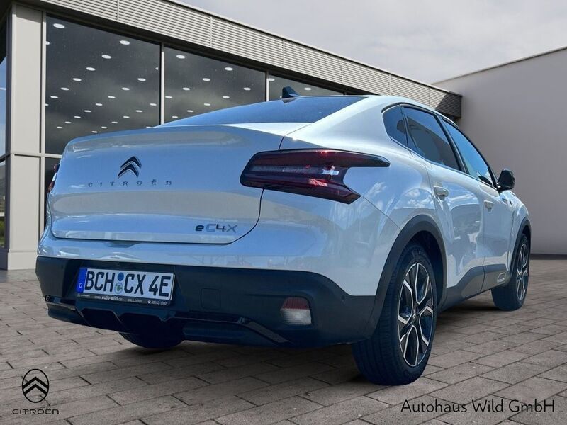 Gebraucht Citroën e-C4 Shine 100 kW (136 PS) 2023 Weiß Limousine