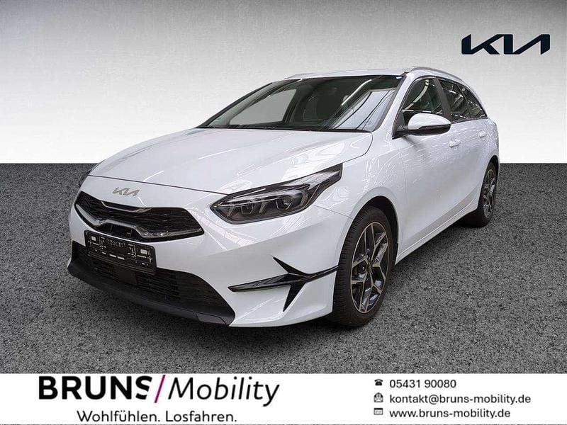 Casa white s Gebraucht 2024 Kia Ceed Sportswagon Spirit Kombi | 23.980 € (Superpreis) - Bild 1/4