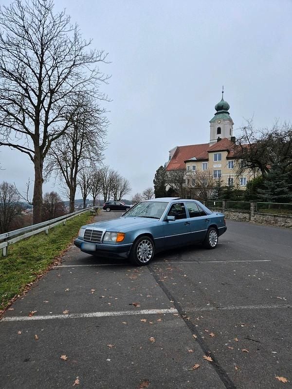 Gebraucht Mercedes E230 1991 Blau Limousine