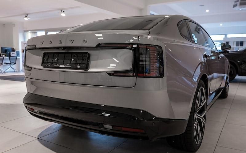 Neu Volvo ES90 Ultra 244 kW (333 PS) 2026 Silber Limousine