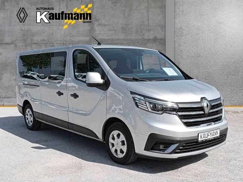 Gebraucht Renault Trafic Life 150 PS (110 kW) 2024 Highlandgrau Van / Kleinbus