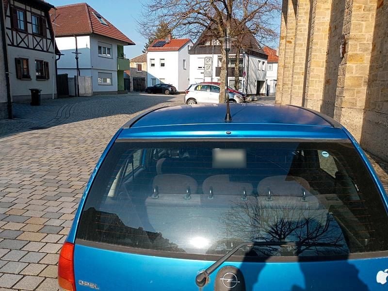 Gebraucht Opel Corsa 54 PS (39 kW) 1998 Blau Kleinwagen