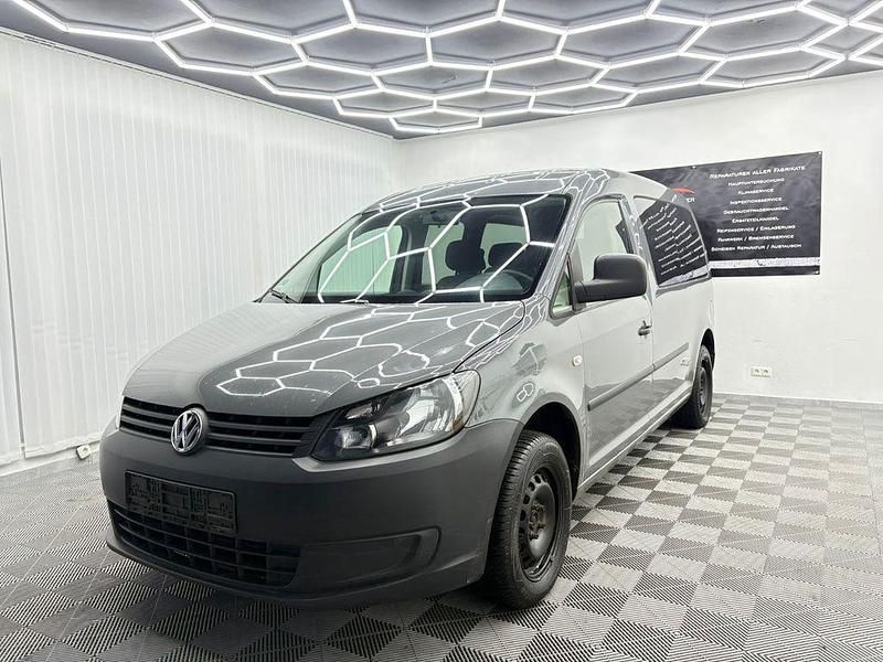 Grau Gebraucht 2015 VW Caddy Maxi Van / Kleinbus | 5.236 € (Fairer Preis) - Bild 1/4