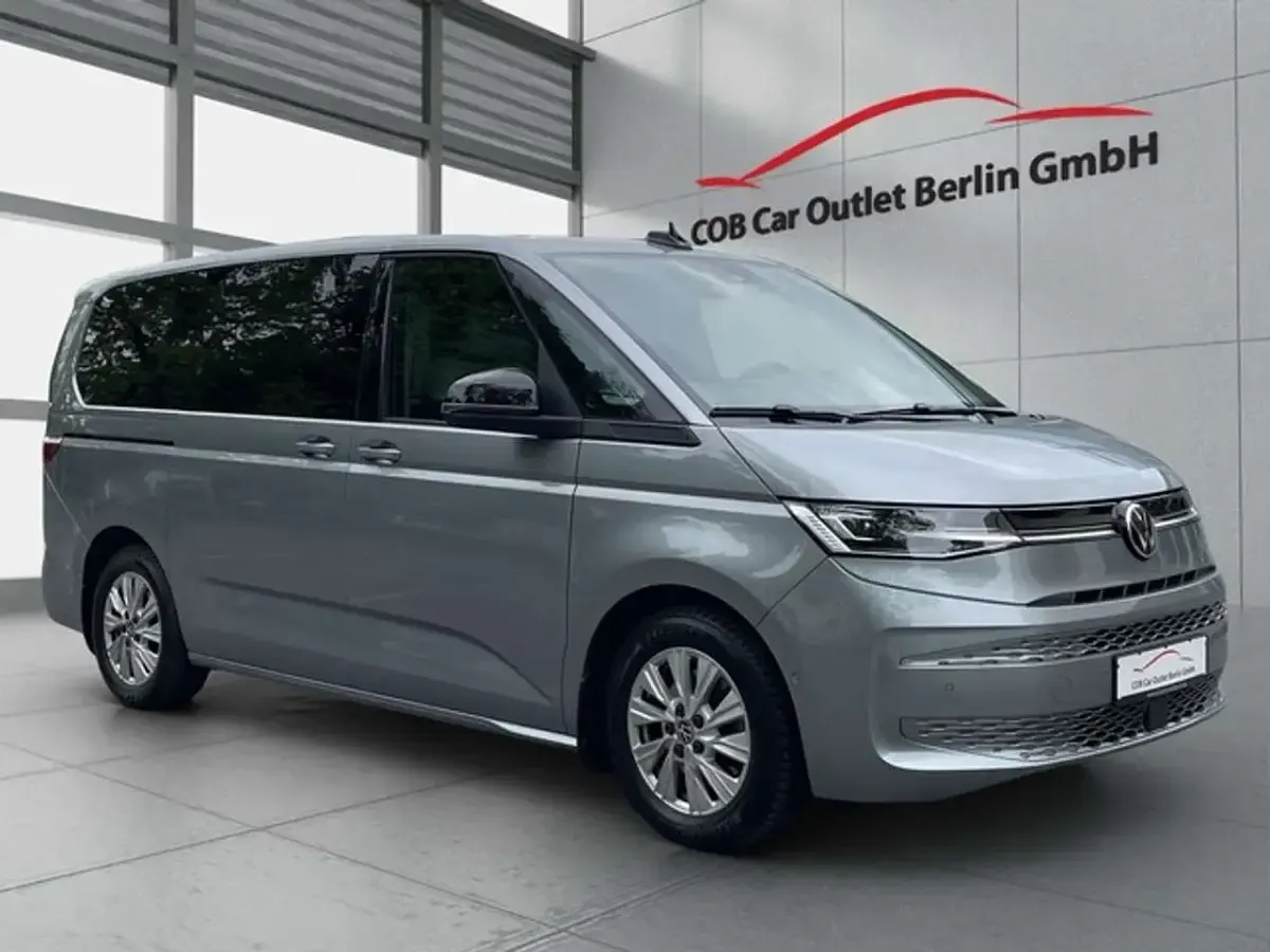 Gebraucht VW Multivan 204 PS (150 kW) 2023 Grau Van / Kleinbus