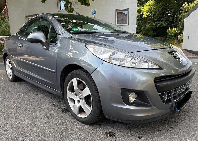 Silber Gebraucht 2010 Peugeot 207 CC Cabrio | 1.400 € (Superpreis) - Bild 1/4
