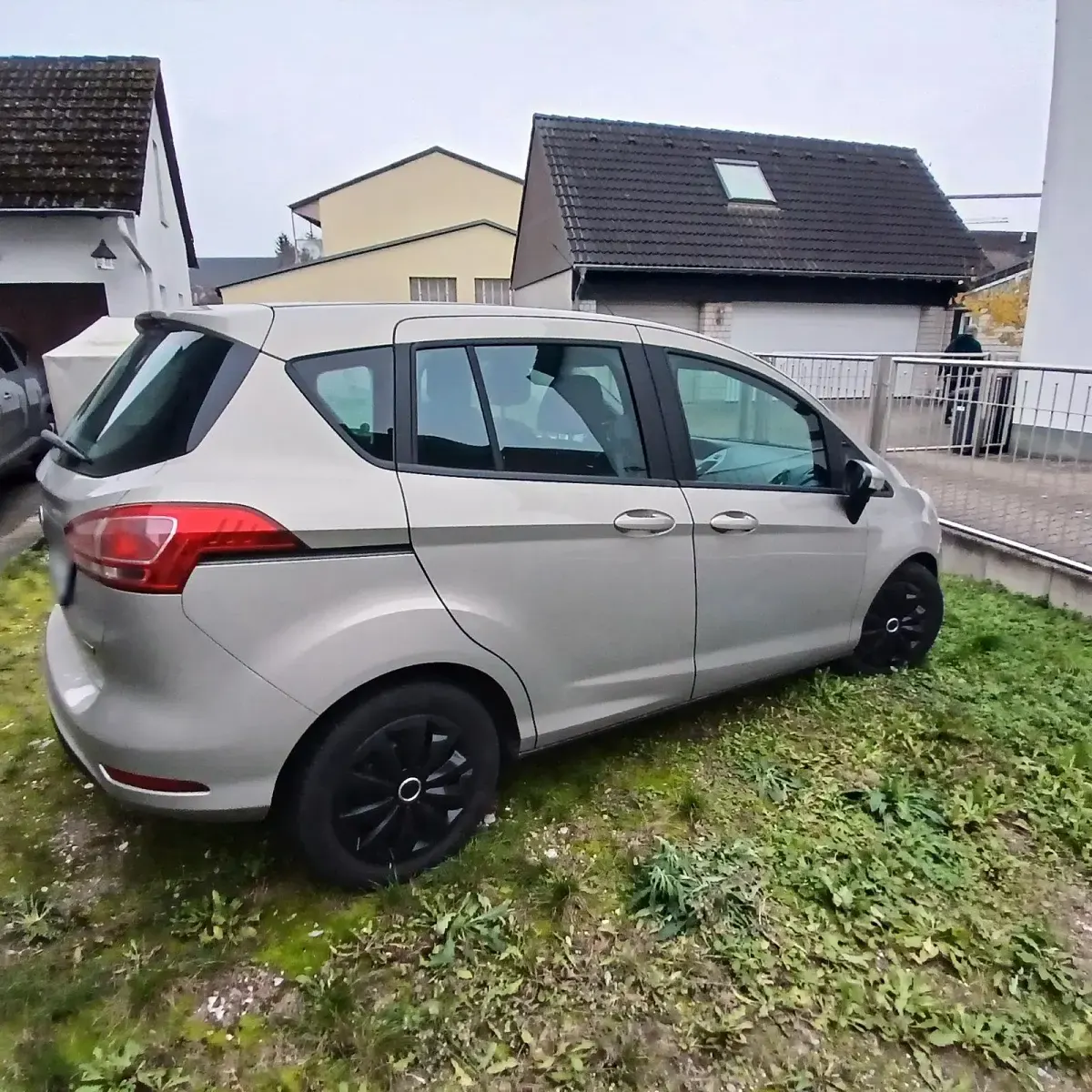 Gebraucht Ford B-MAX 101 PS (74 kW) 2013 Grau Van / Kleinbus