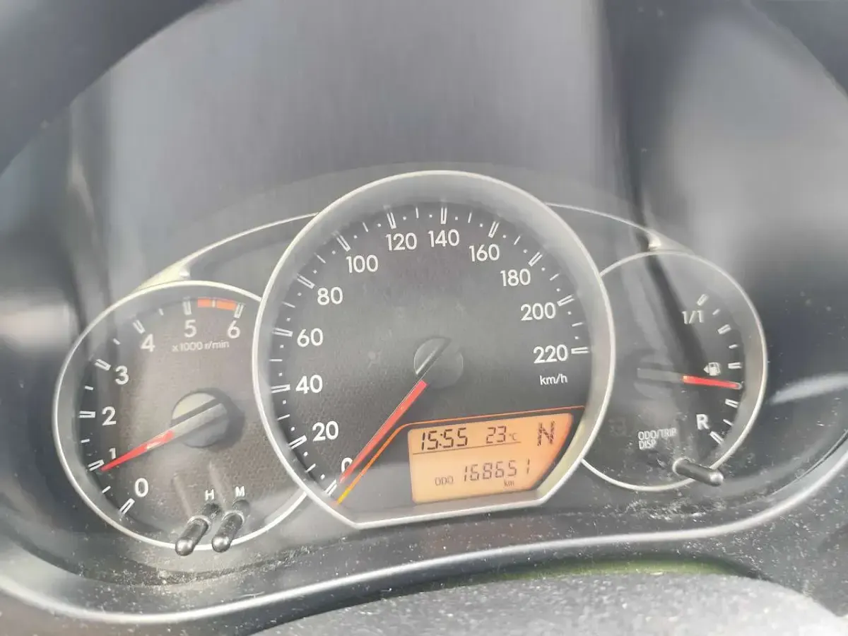 Gebraucht Subaru Trezia Active 90 PS (66 kW) 2012 Grau Kleinwagen