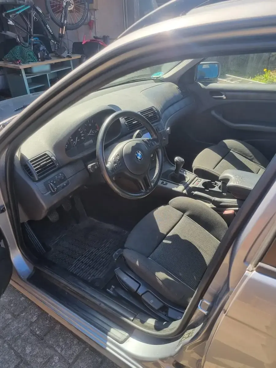 Gebraucht BMW 320 115 PS (84 kW) 2008 Silber Kombi