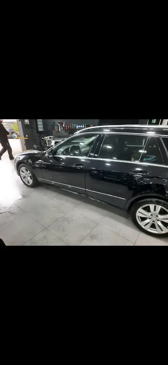 Gebraucht Mercedes E300 245 PS (180 kW) 2010 Schwarz Limousine