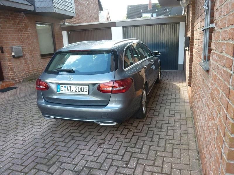 Usado Mercedes C200 160 HP (117 kW) 2019 Cinzento Sedan