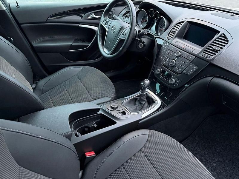 Gebraucht Opel Insignia Innovation 140 PS (102 kW) 2012 Grau Limousine