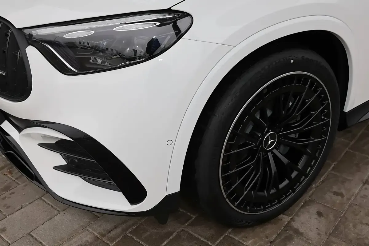 Gebraucht Mercedes GLC43 AMG AMG 421 PS (309 kW) 2026 Unilack polarweiß SUV