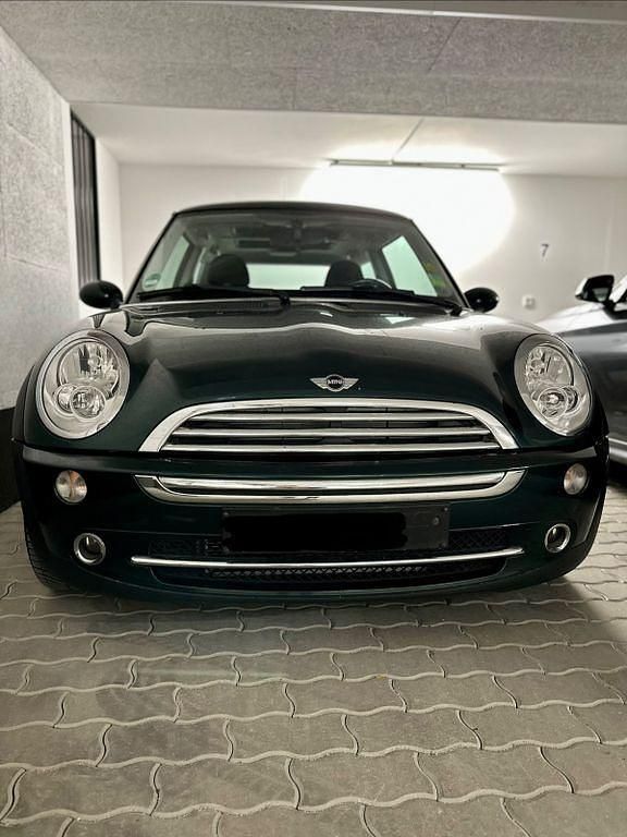 Usado Mini ONE 90 HP (66 kW) 2004 Verde Citadino