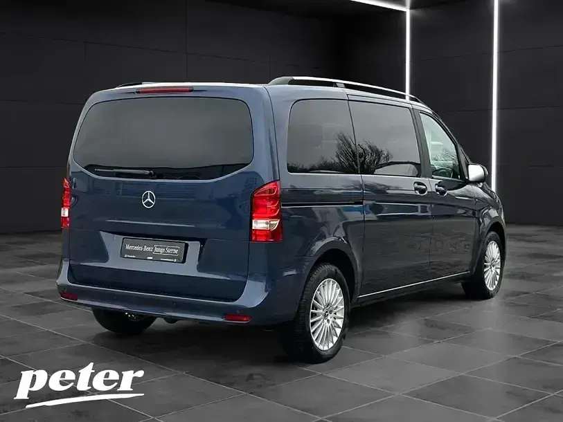 Gebraucht Mercedes V220 163 PS (119 kW) 2025 Sodalithblau met. Van / Kleinbus