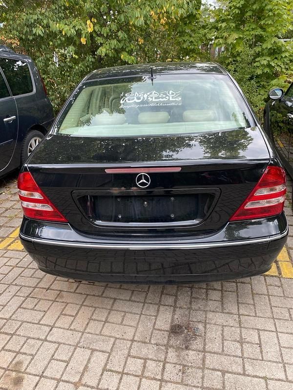 Schwarz Gebraucht 2005 Mercedes C230 Limousine | 3.500 € (Teuer) - Bild 1/4