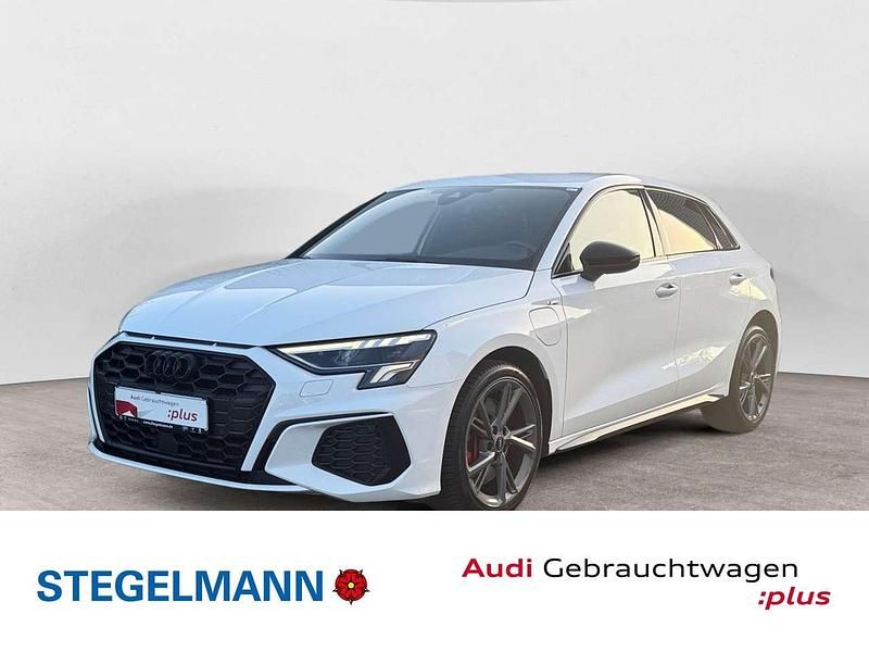 Ibisweiß Gebraucht 2022 Audi A3 e-tron S-Line Kleinwagen | 26.660 € (Etwas zu teuer) - Bild 1/4
