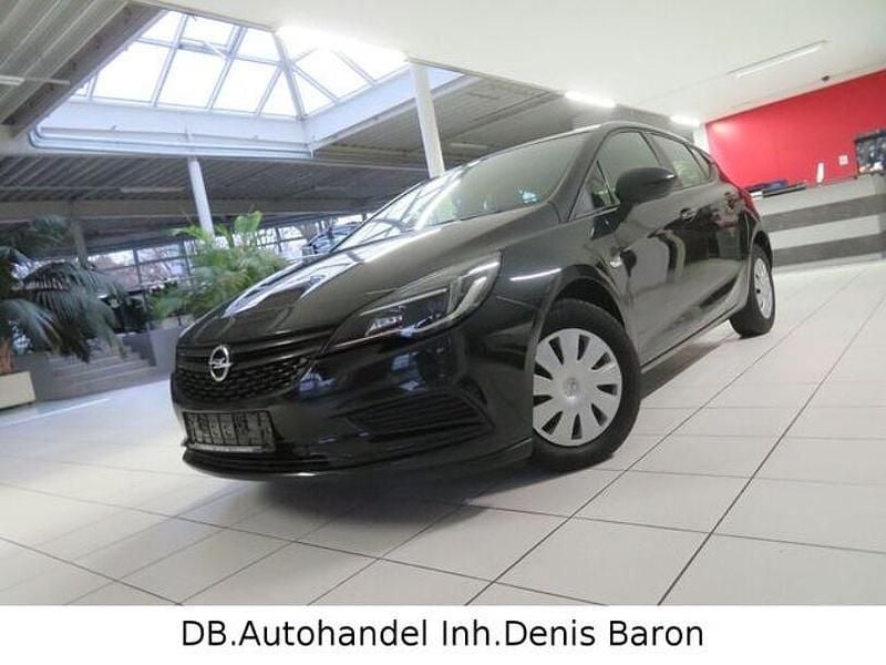 Gebraucht Opel Astra Selection 105 PS (77 kW) 2016 Schwarz Limousine