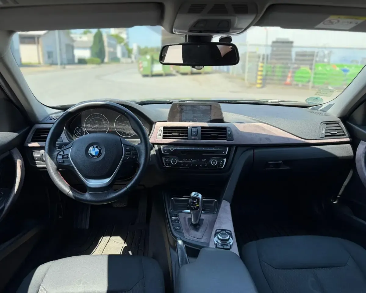 Gebraucht BMW 318 143 PS (105 kW) 2014 Schwarz Kombi