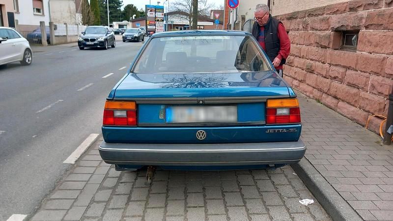 Używany VW Jetta 75 KM (55 kW) 1984 Niebieski Sedan/Limuzyna
