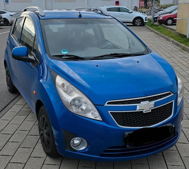 Second-hand Chevrolet Spark 82 CP (60 kW) 2011 Albastru Hatchback