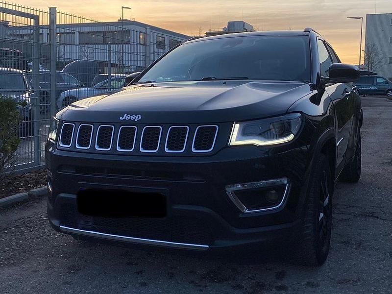 Gebraucht Jeep Compass Limited 150 PS (110 kW) 2020 Schwarz SUV