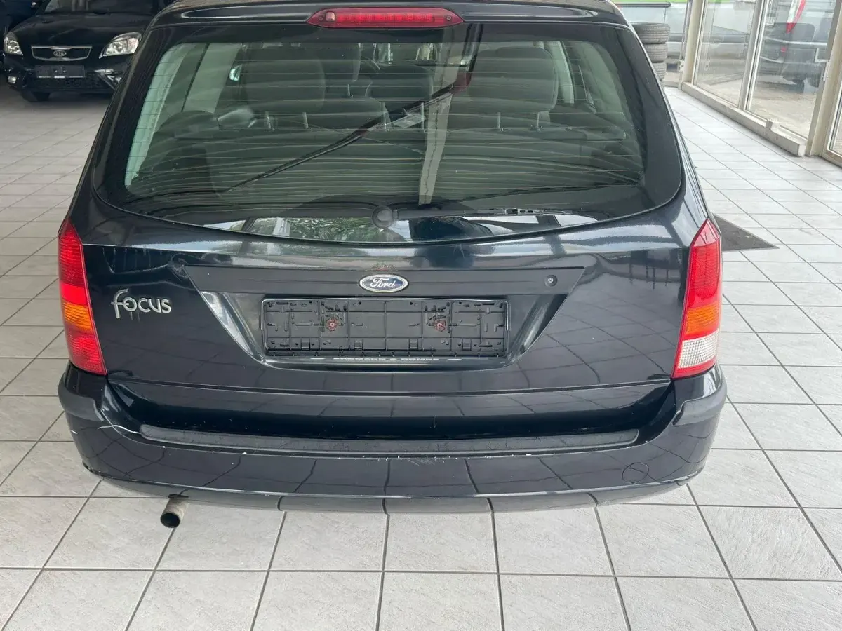 Gebraucht Ford Focus 101 PS (74 kW) 2004 Schwarz Kombi