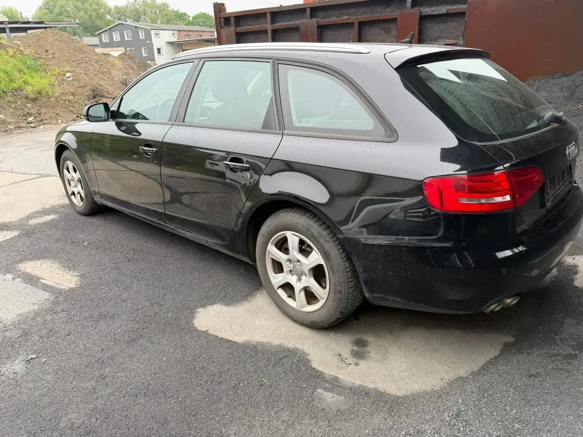 Gebraucht Audi A4 143 PS (105 kW) 2011 Schwarz Kombi