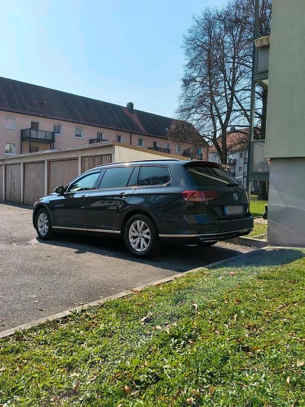 Gebraucht VW Passat 125 PS (91 kW) 2018 Grau Kombi