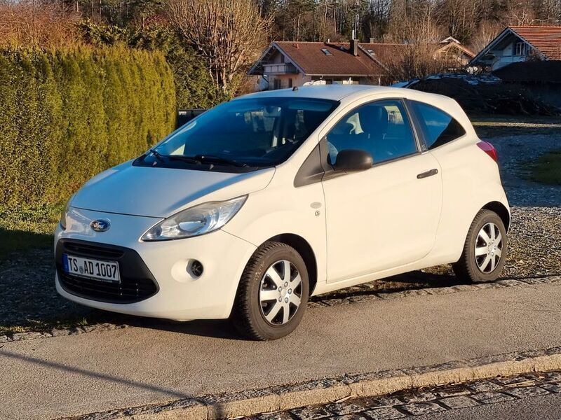 Weiß Gebraucht 2010 Ford Ka Trend Kleinwagen | 4.100 € (Fairer Preis) - Bild 1/4