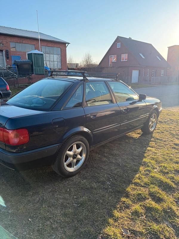 Second-hand Audi 80 90 CP (66 kW) 1992 Albastru Berlinǎ