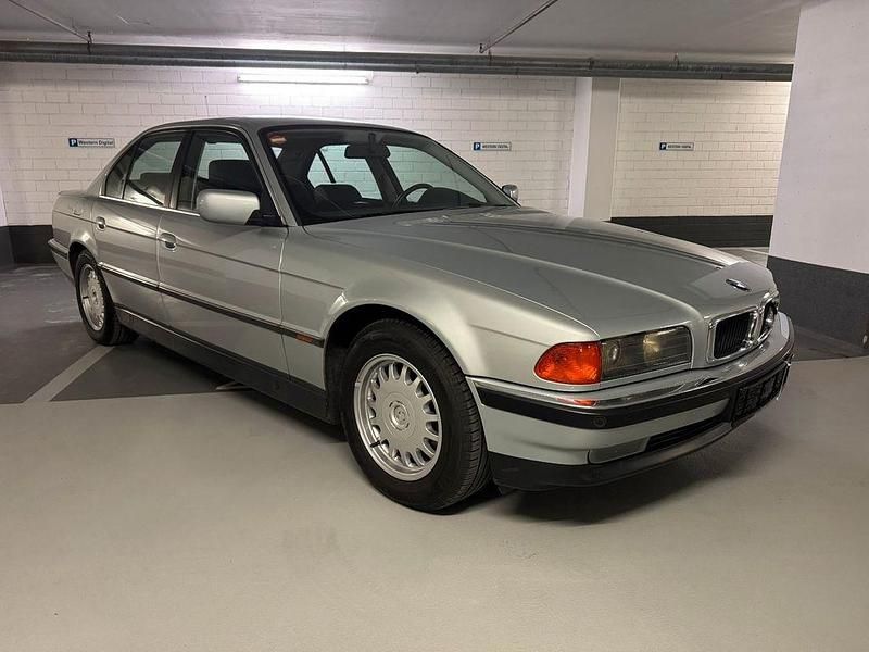 Gebraucht BMW 728 193 PS (141 kW) 1996 Silber Limousine