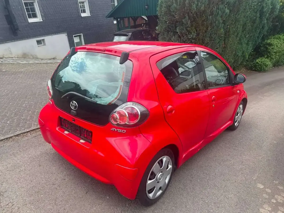 Gebraucht Toyota Aygo Cool 68 PS (50 kW) 2013 Fire red Kleinwagen