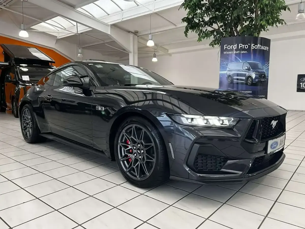 Gebraucht Ford Mustang GT Fastback 446 PS (328 kW) 2026 Dark matter metallic grey grau Limousine