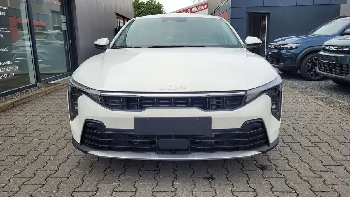 Neu Kia K4 Vision 116 PS (85 kW) 2026 Weiß Limousine