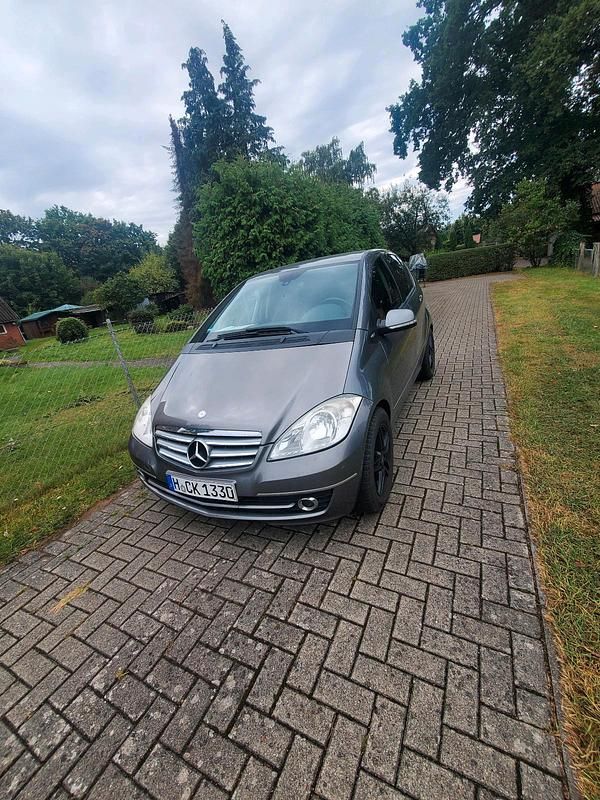 Grau Gebraucht 2008 Mercedes A200 Kleinwagen | 2.300 € (Fairer Preis) - Bild 1/4