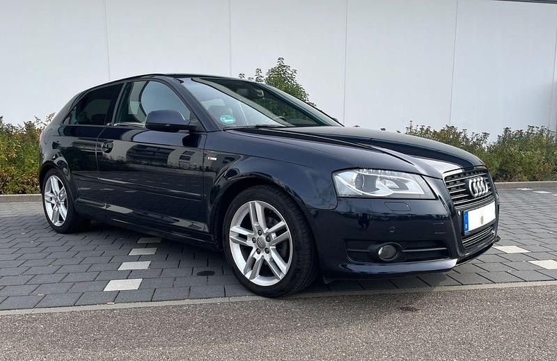 Blau Gebraucht 2012 Audi A3 S-Line Limousine | 9.499 € (Superpreis) - Bild 1/4