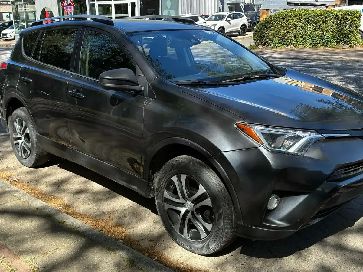 Gebraucht Toyota RAV4 155 PS (114 kW) 2017 Grau SUV